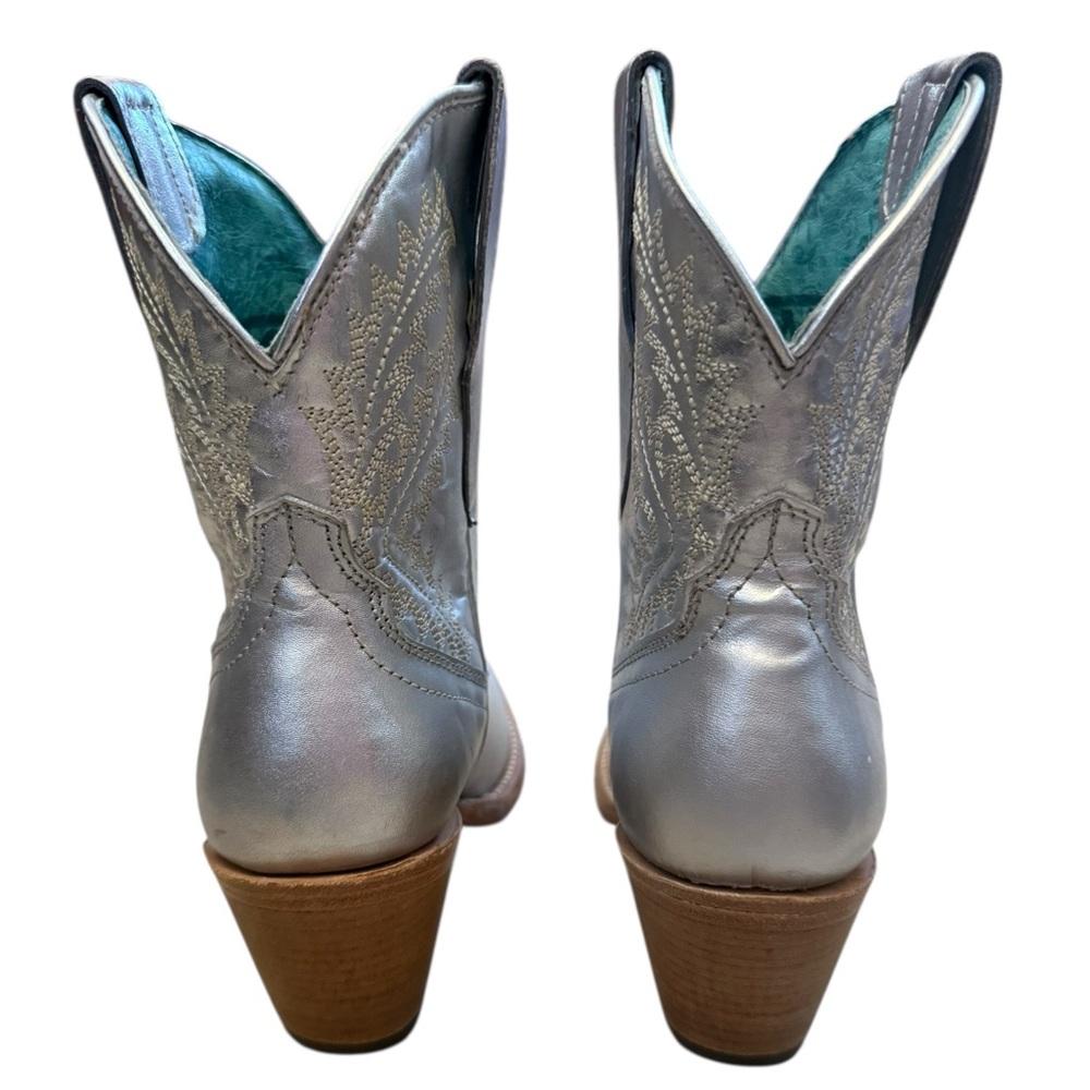 Corral Metallic Silver Leather Western Boots
Women’s Size 6.5 - Picture 4 of 7